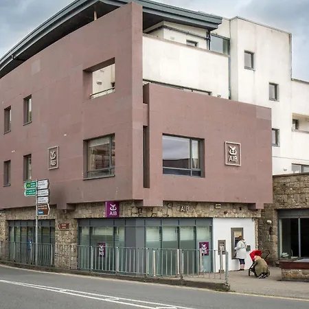 Daire 5 Courthouse Square