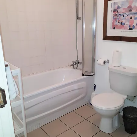 5 Courthouse Square Clifden